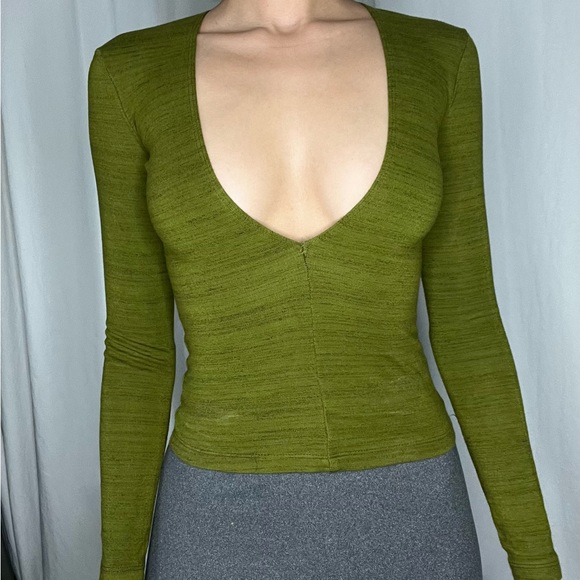 DEEP PLUNGE LONGSLEEVE AMERICAN APPAREL TOP - Picture 2 of 3